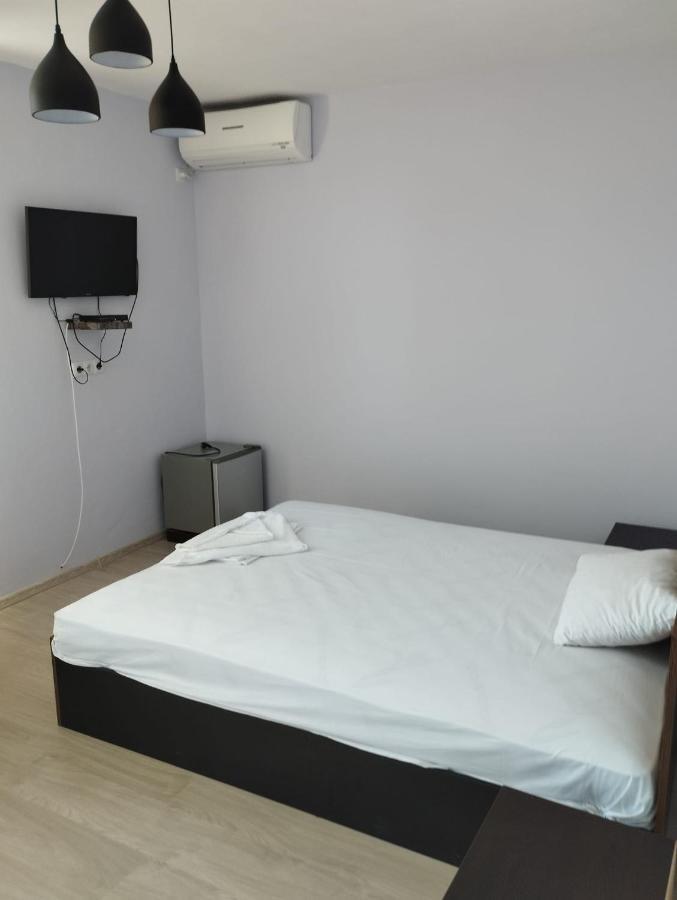 Alfa Guest Rooms With Parking Варна Экстерьер фото