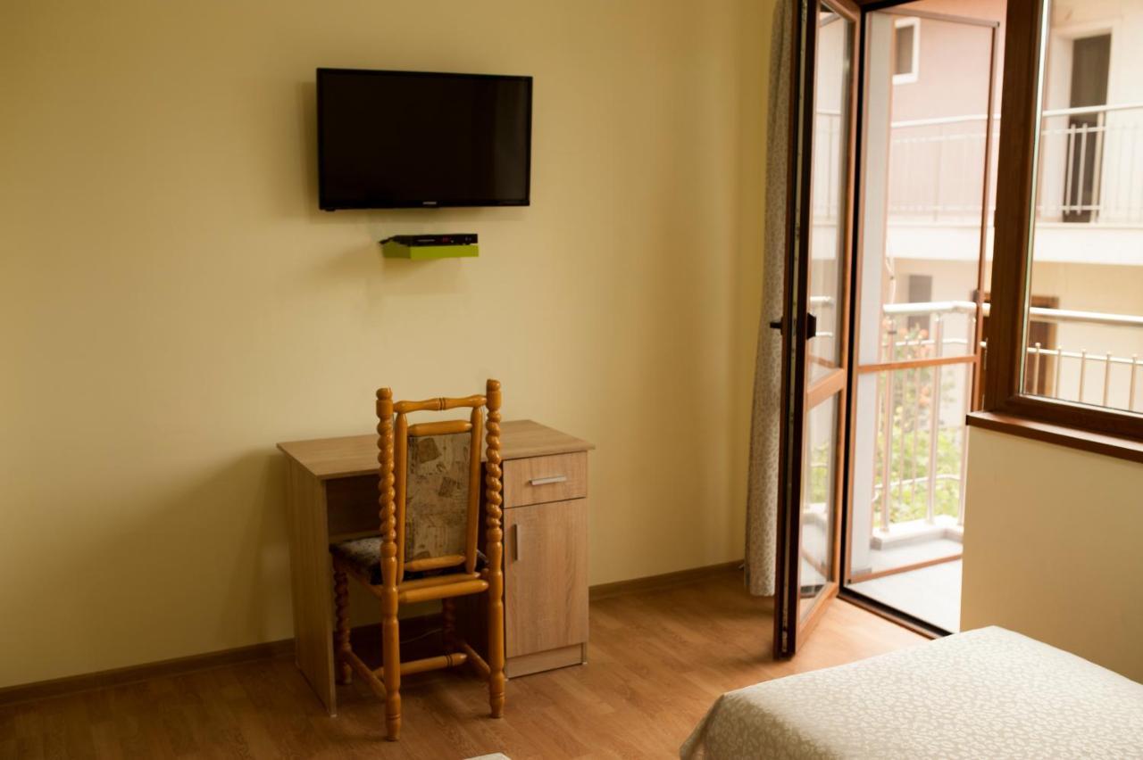 Alfa Guest Rooms With Parking Варна Экстерьер фото