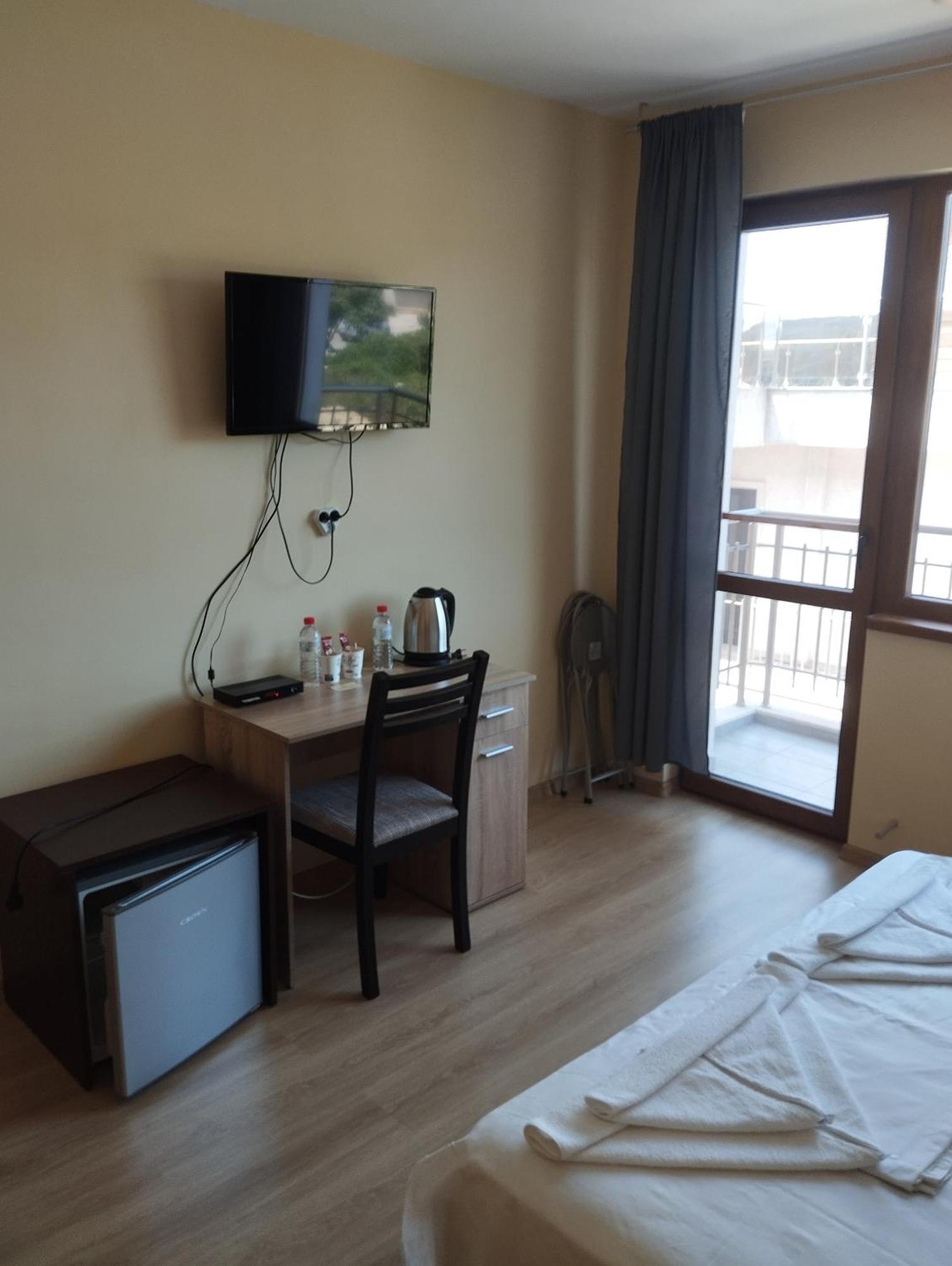 Alfa Guest Rooms With Parking Варна Экстерьер фото
