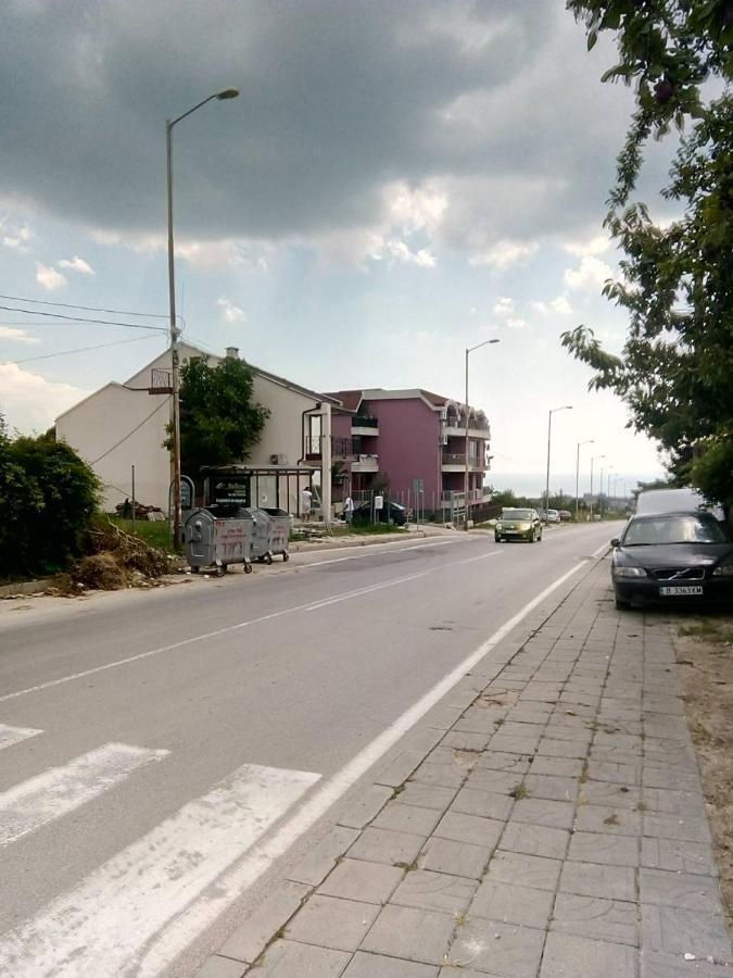 Alfa Guest Rooms With Parking Варна Экстерьер фото