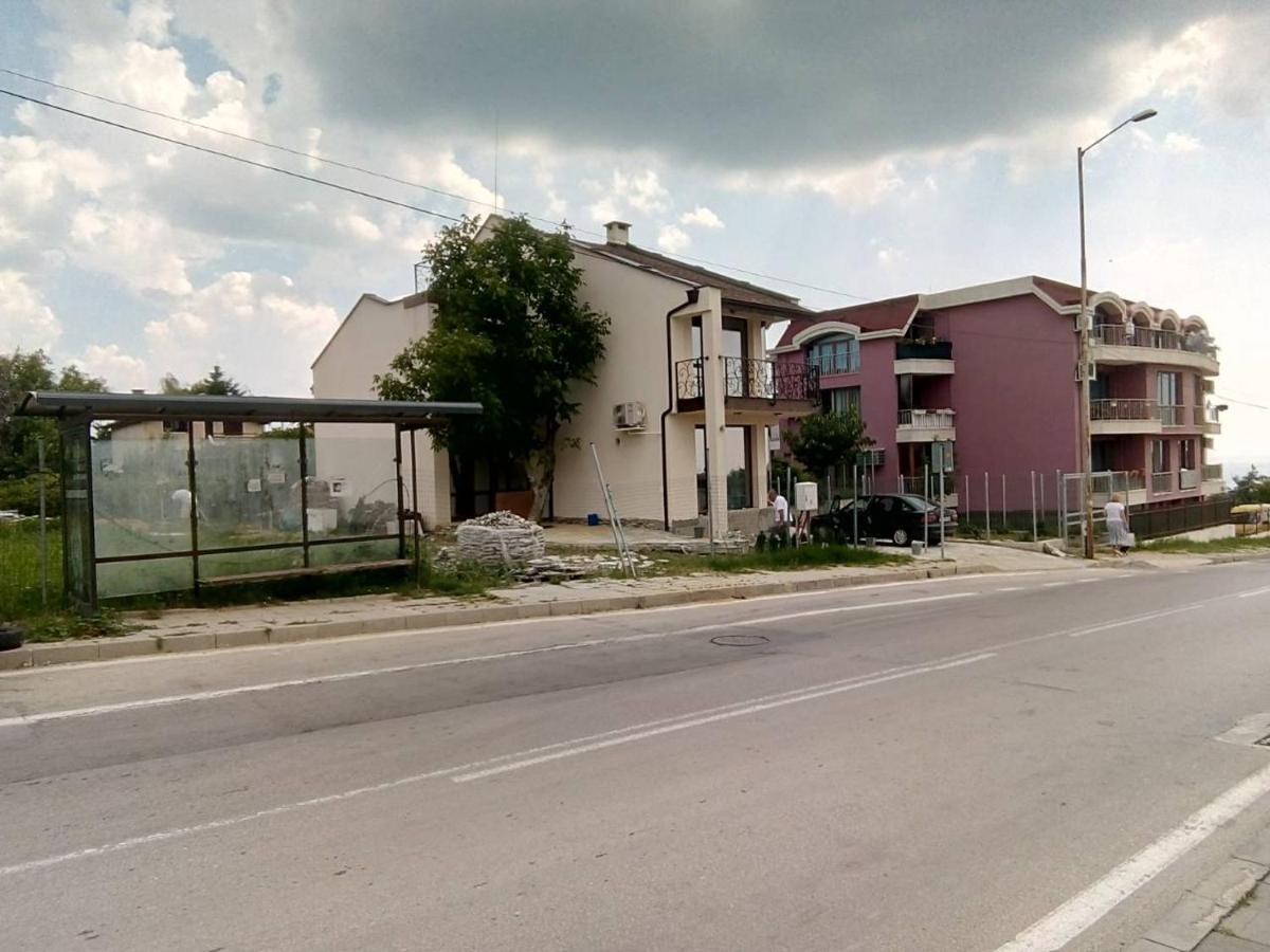 Alfa Guest Rooms With Parking Варна Экстерьер фото