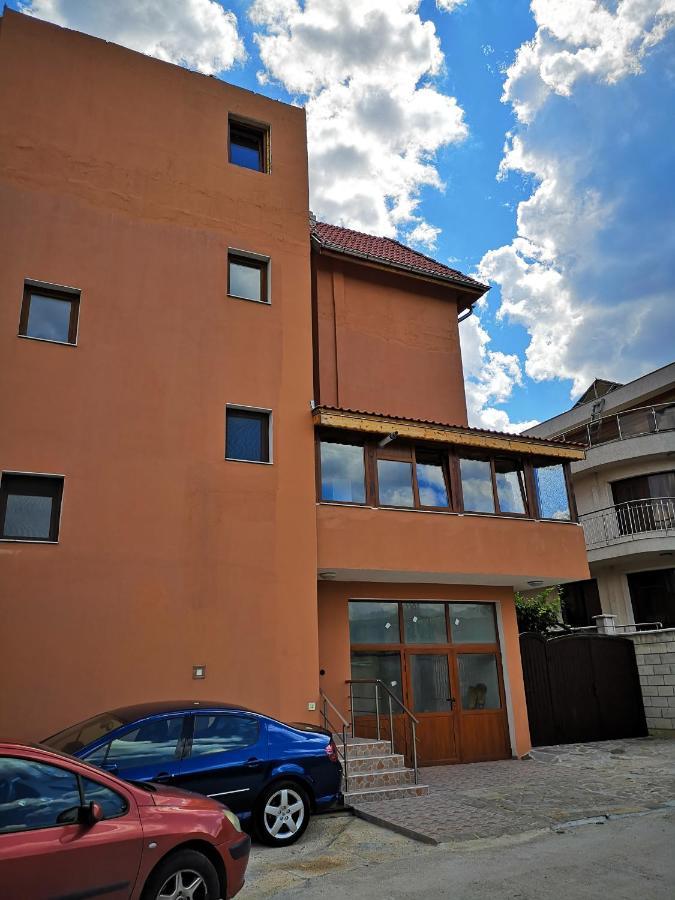 Alfa Guest Rooms With Parking Варна Экстерьер фото