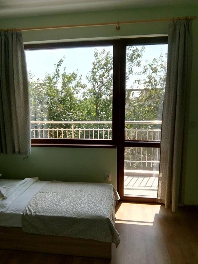 Alfa Guest Rooms With Parking Варна Экстерьер фото