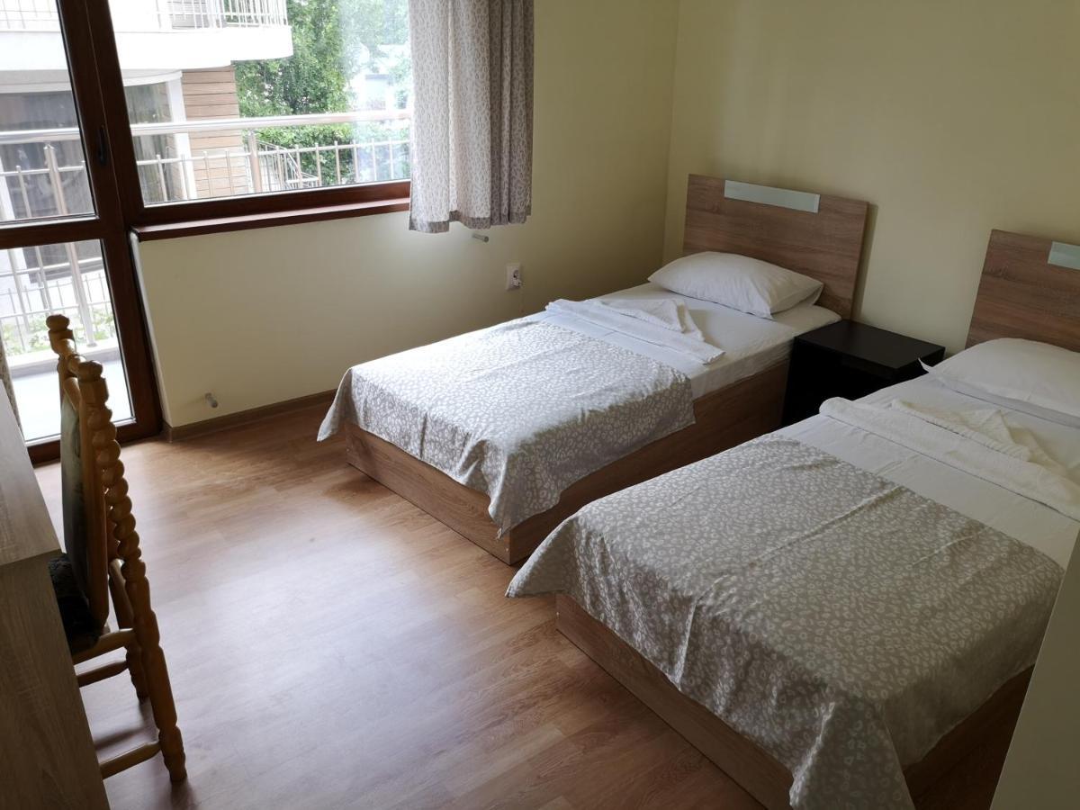 Alfa Guest Rooms With Parking Варна Экстерьер фото