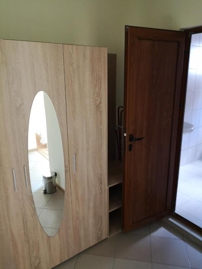Alfa Guest Rooms With Parking Варна Экстерьер фото