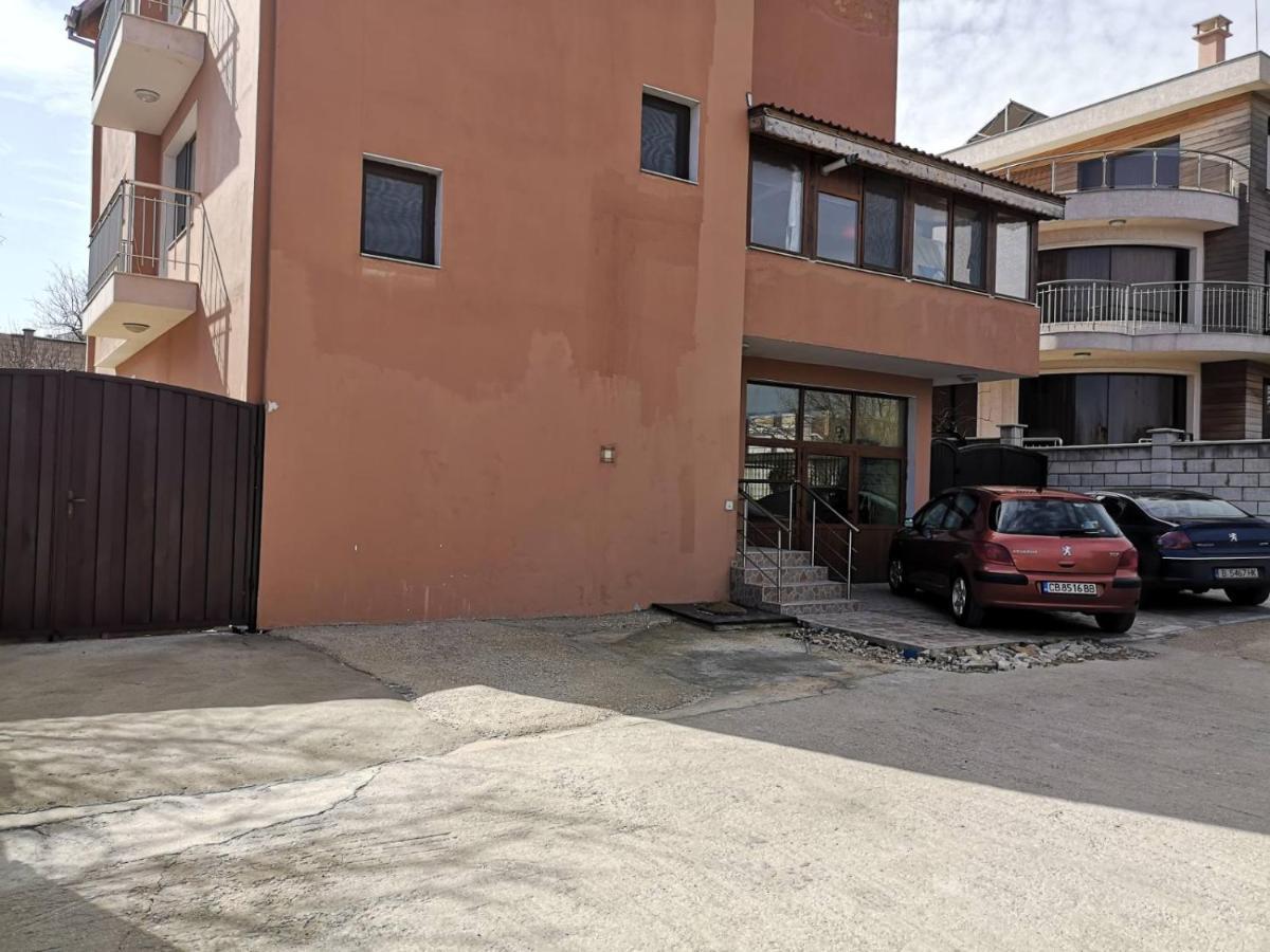 Alfa Guest Rooms With Parking Варна Экстерьер фото