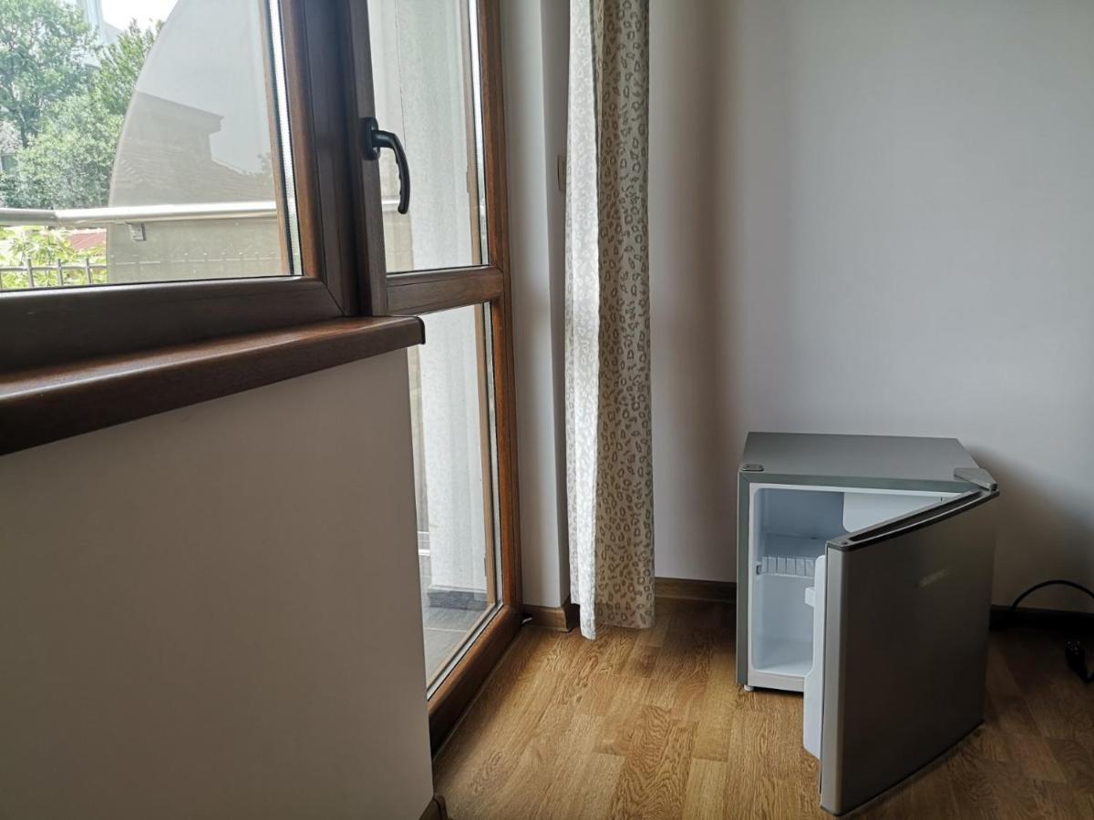 Alfa Guest Rooms With Parking Варна Экстерьер фото