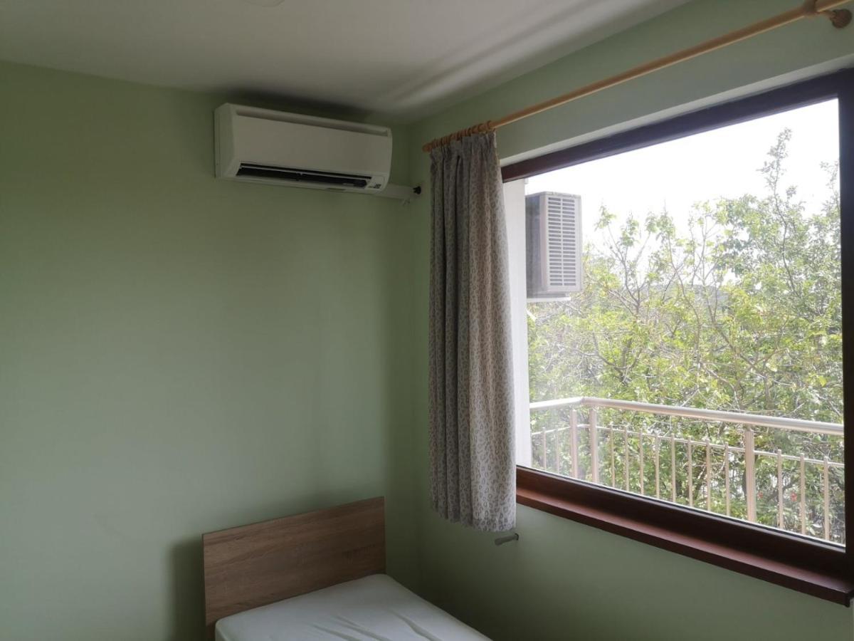 Alfa Guest Rooms With Parking Варна Экстерьер фото